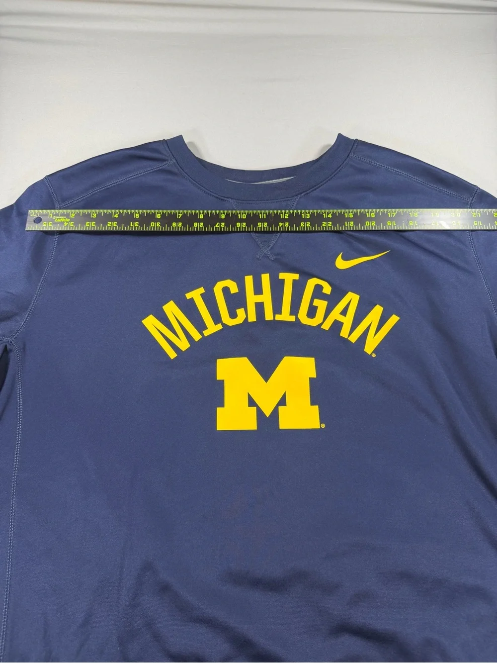 Nike Michigan Wolverines Therma-FIT Crewneck Sweatshirt Men’s XL Blue NCAA